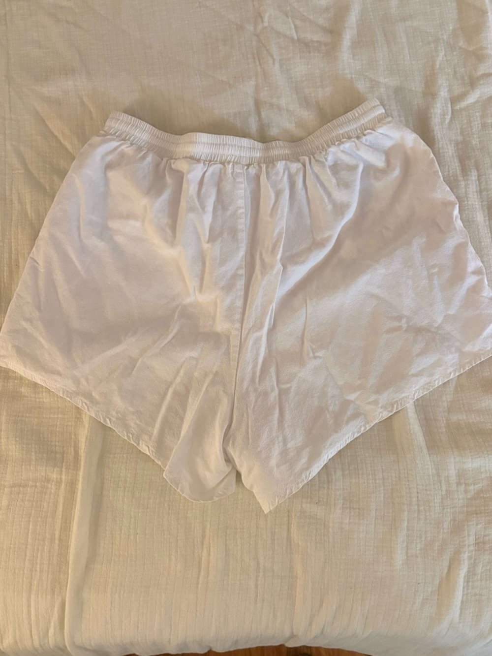 Basic white shorts - Picture 2 of 5